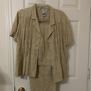 Women’s 3 piece pantsuit